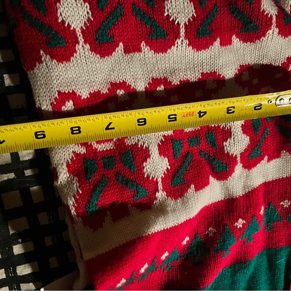 EC 2 vintage Christmas stockings 34” x 9” w Red bears, green red white - Picture 4 of 10